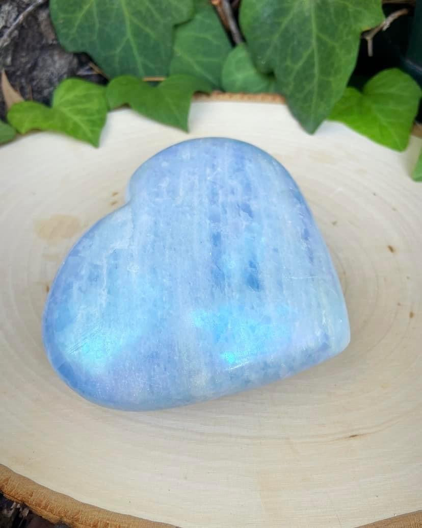 Aura Celestite Heart