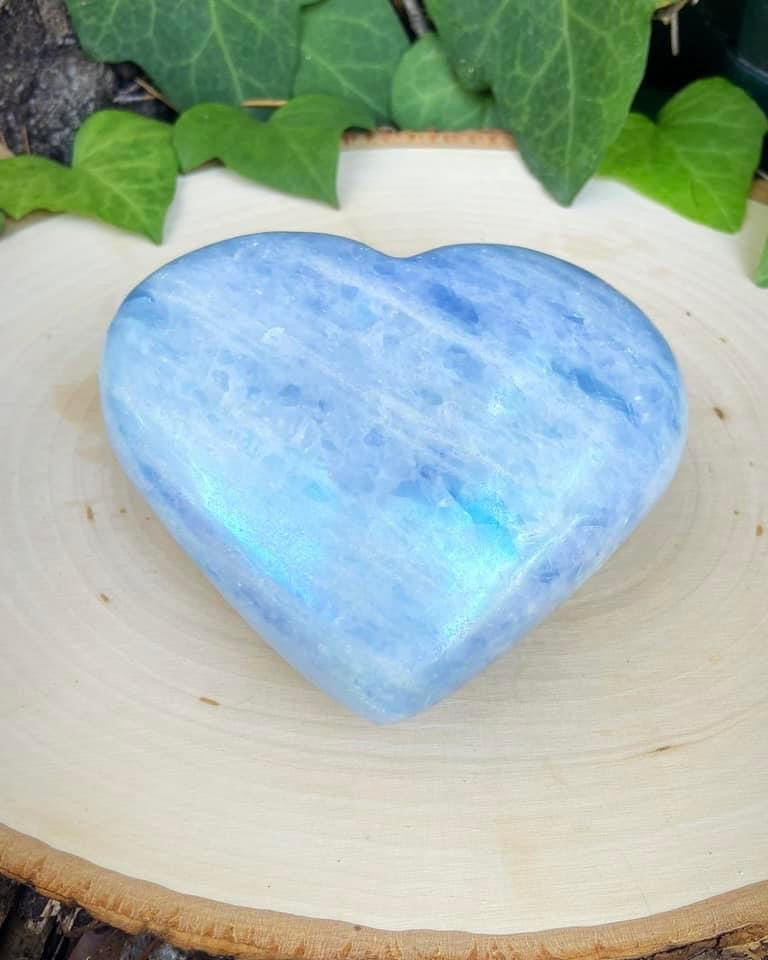 Aura Celestite Heart