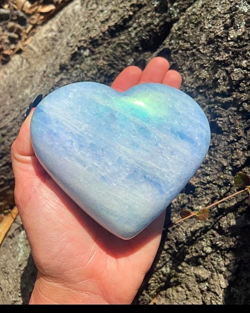 Aura Celestite Heart