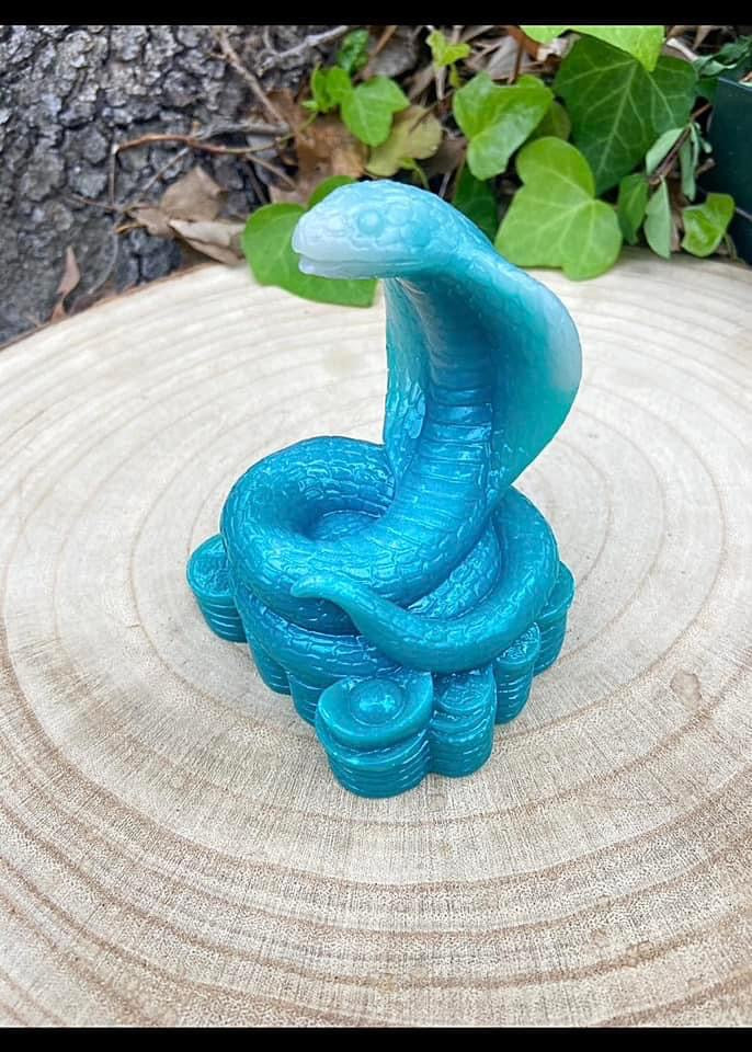 Glow Stone Snake Sphere Stand