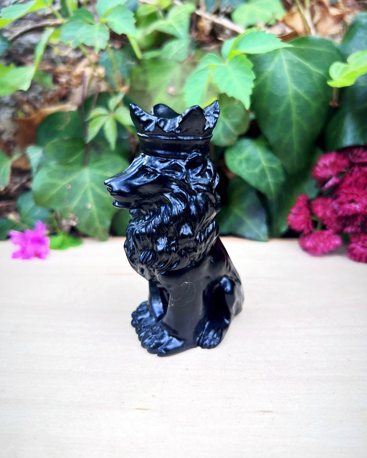 Lion Sphere Stand