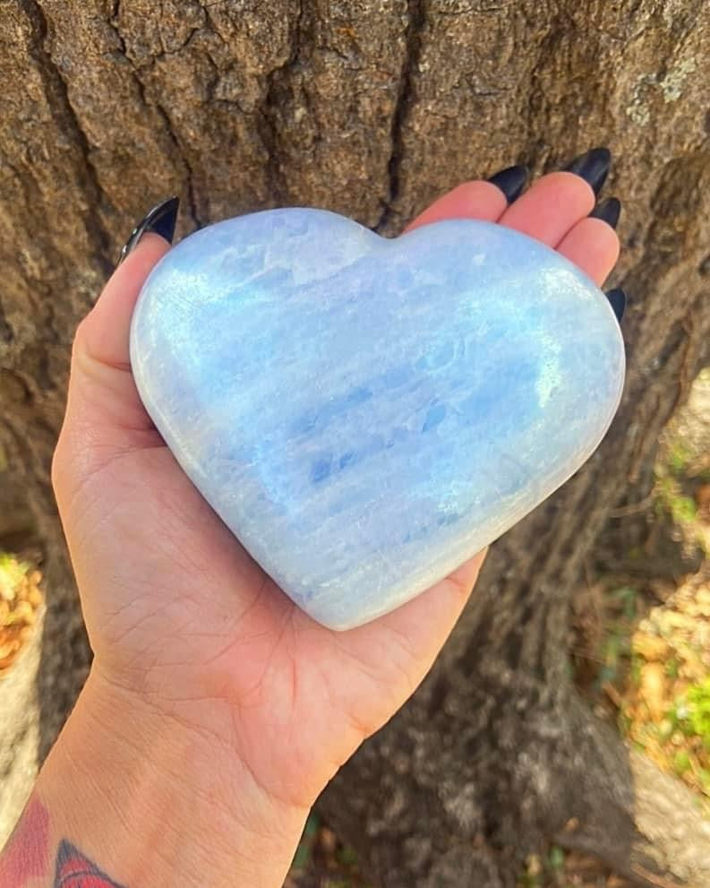 Aura Celestite Heart