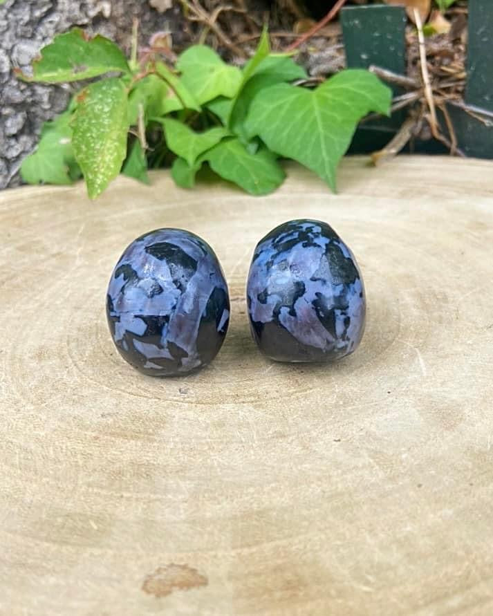 Indigo Gabbro Skulls