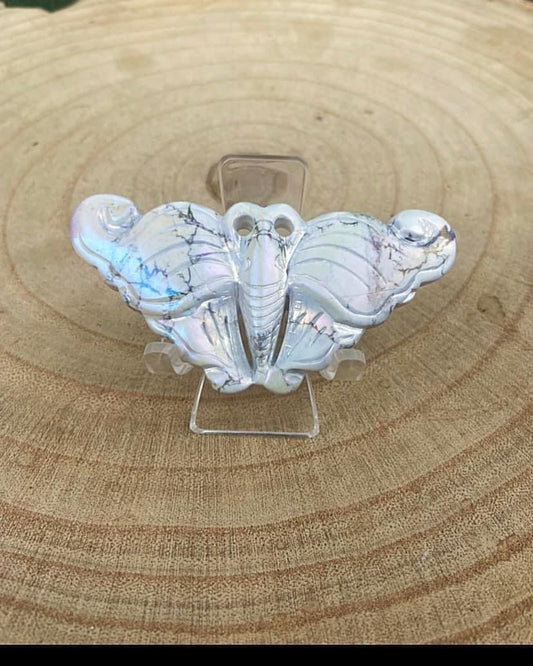 Aura Howlite Moth